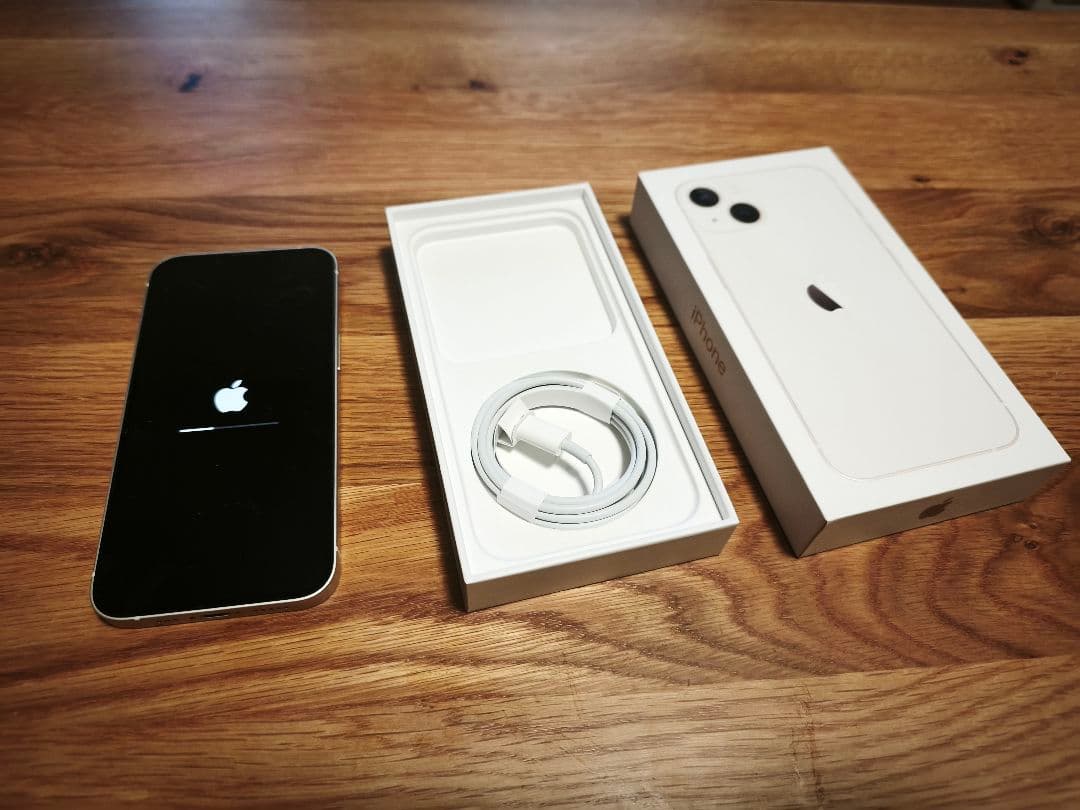 Apple iPhone 13 本体 充電ケーブル付き