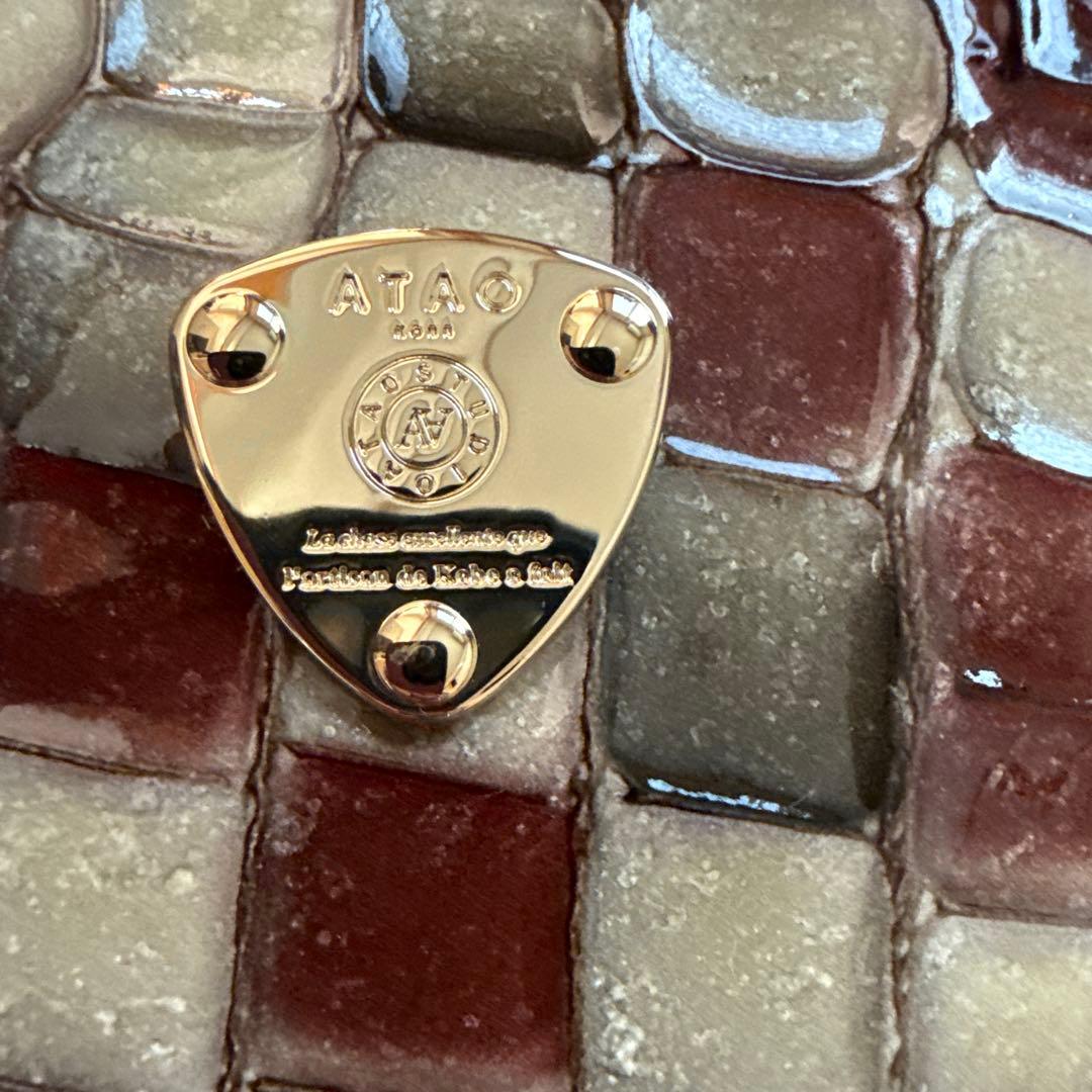 ATAO 二つ折り財布 エナメル タイル模様