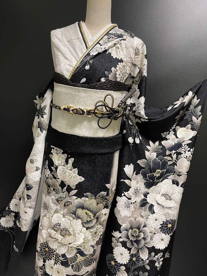 クール系モノトーンコーデ 振袖＋帯揚げ＋帯締め【白金彩刺繍振袖◆吉祥花】