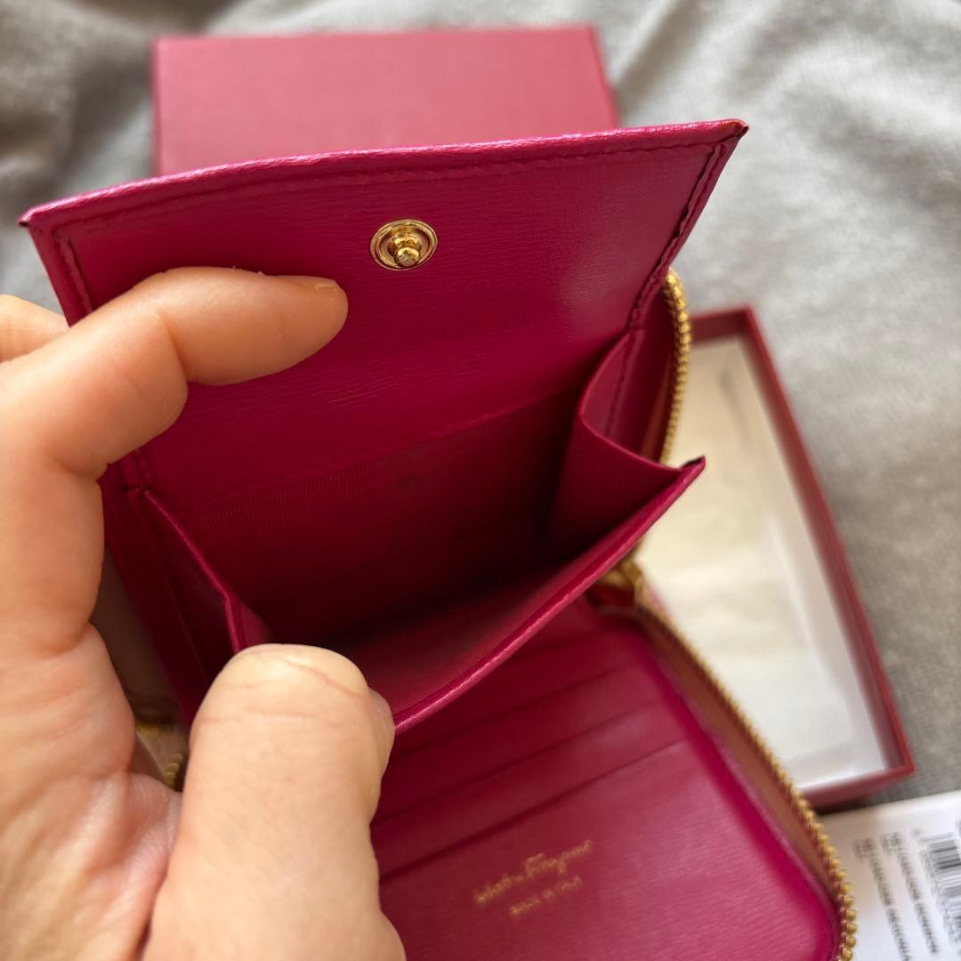 【美品】Salvatore Ferragamo 二つ折り財布 ガンチーニ