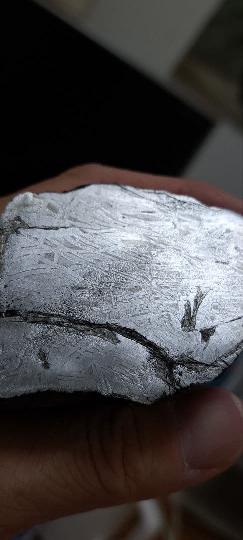 【金運】アルタイ隕石　大型隕石 鉄隕石　外皮付き隕石　原石　重さ887ｇ