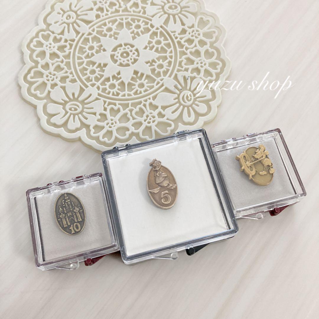 レア＊『120番』シンデレラ城。キャストさんの非売品バッチ！。・＊