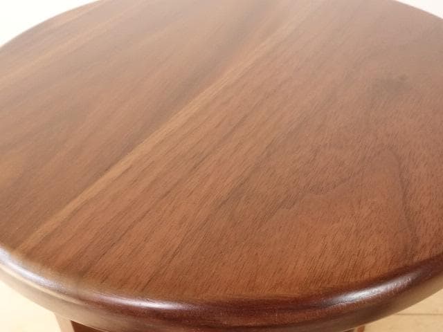 北海道手作り家具　ウォールナット材　スツール