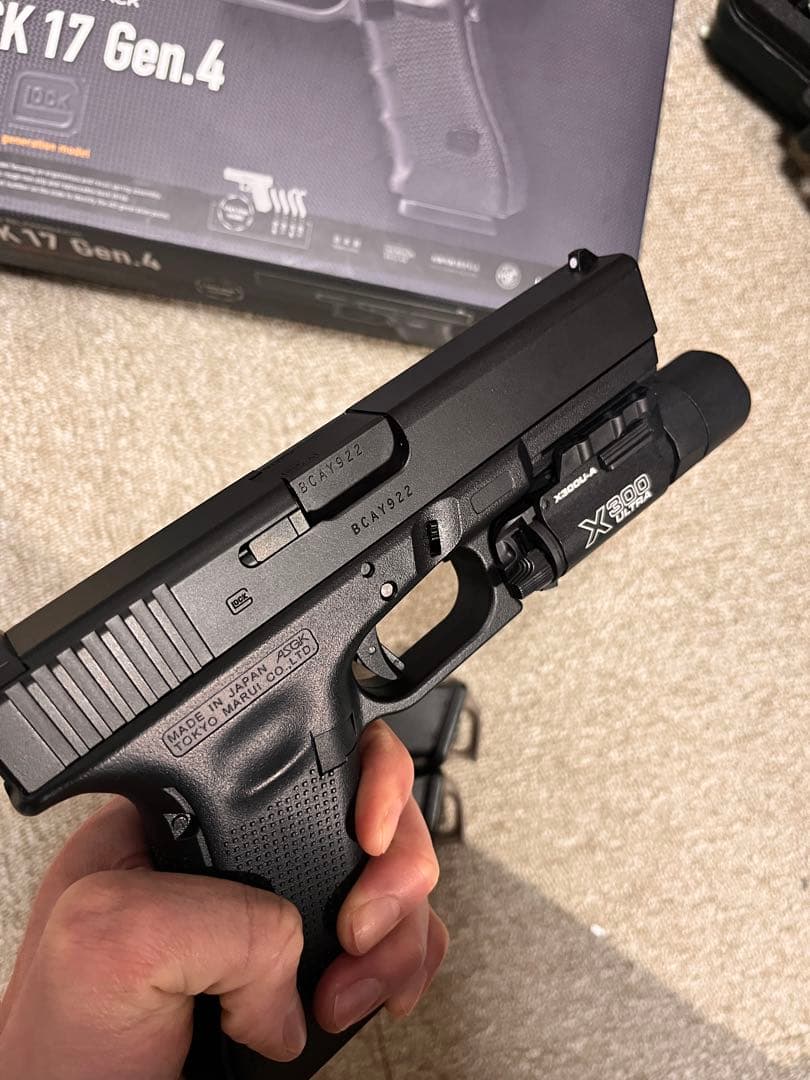 東京マルイ　G17 gen4 ライト　予備マガジン付き
