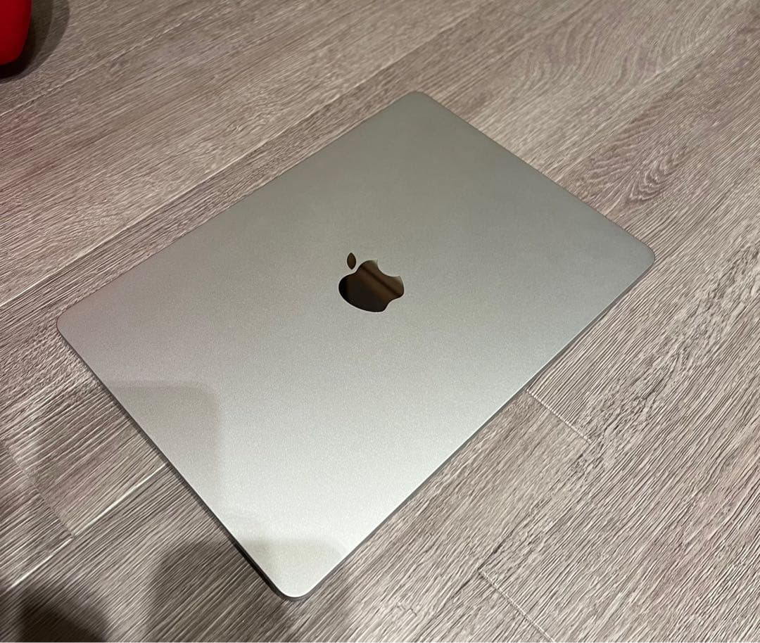 MacBook Air 13.6 2022 M2 8GB 256GB 超美品