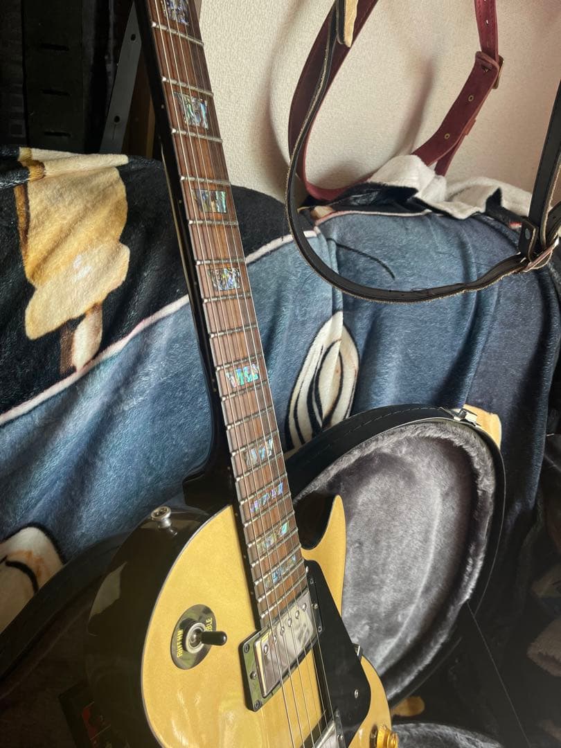 エピフォンスラッシュレスポールゴルドトップ