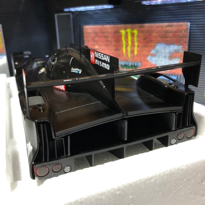 オートアート1/18　NISSAN GT-R LM NISMO