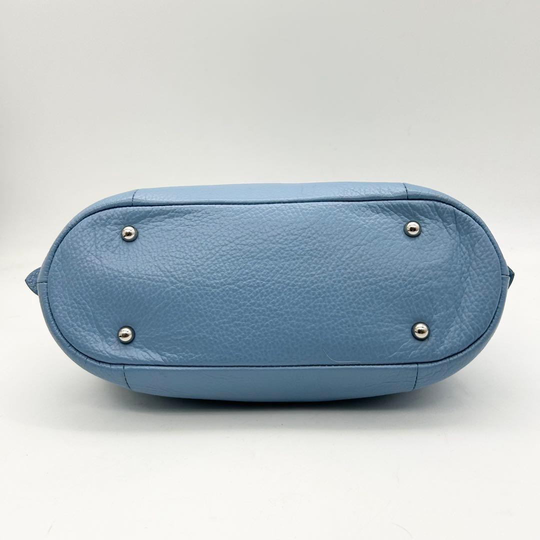 極美品　レオナール　ショルダーバッグ　2way　レザー　水色　ロゴ　斜め掛け◎
