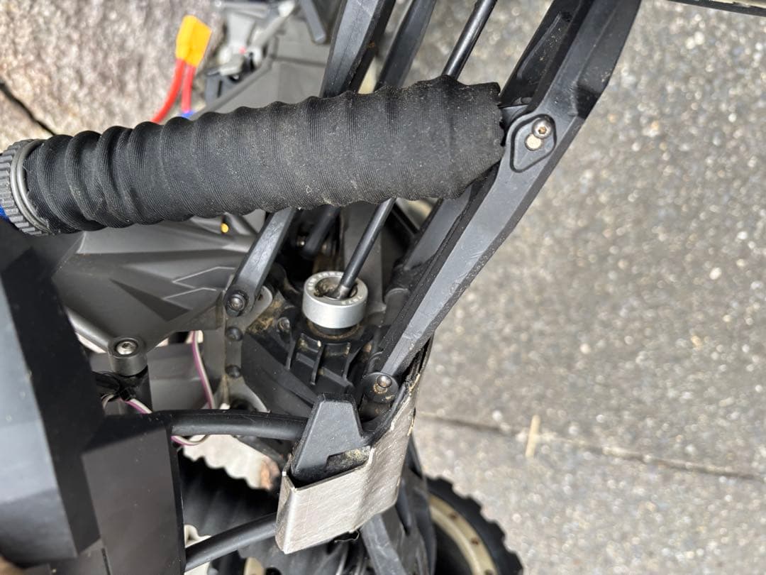 1/5 トラクサス　X-MAXX モンスタートラック