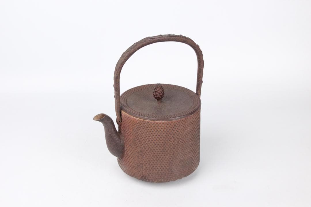 南部鉄瓶 光原社 北鳳造 身在銘　寸筒鉄瓶　約1300ml 霰 EM3-13