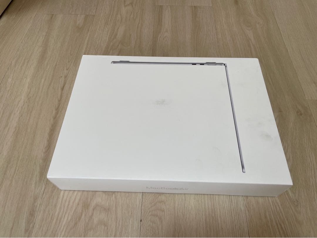 MacBookAir M2 【512GBにストレージＵP、人気シルバー色】