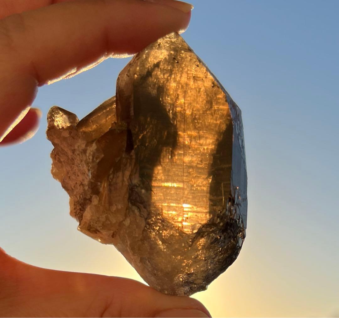 ヒマラヤ ネパール ガウリシャンカール産 スモーキークォーツ 原石　100g