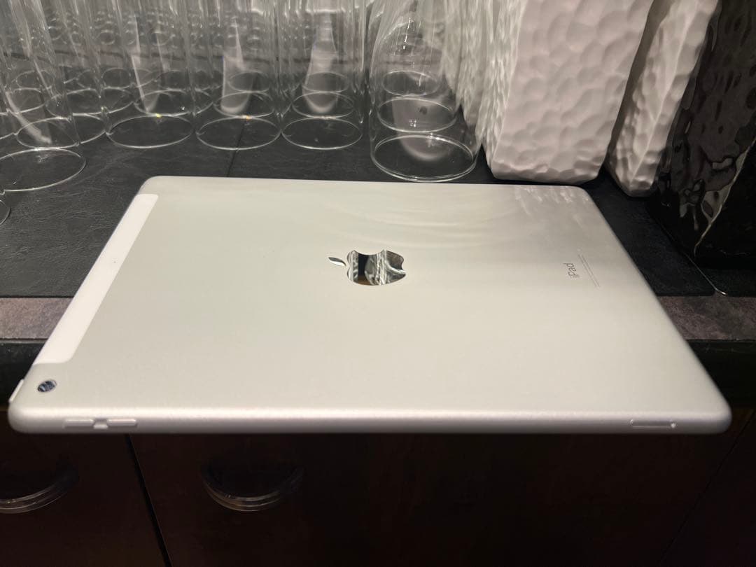 Apple iPad 第8世代 32GB セルラーモデル