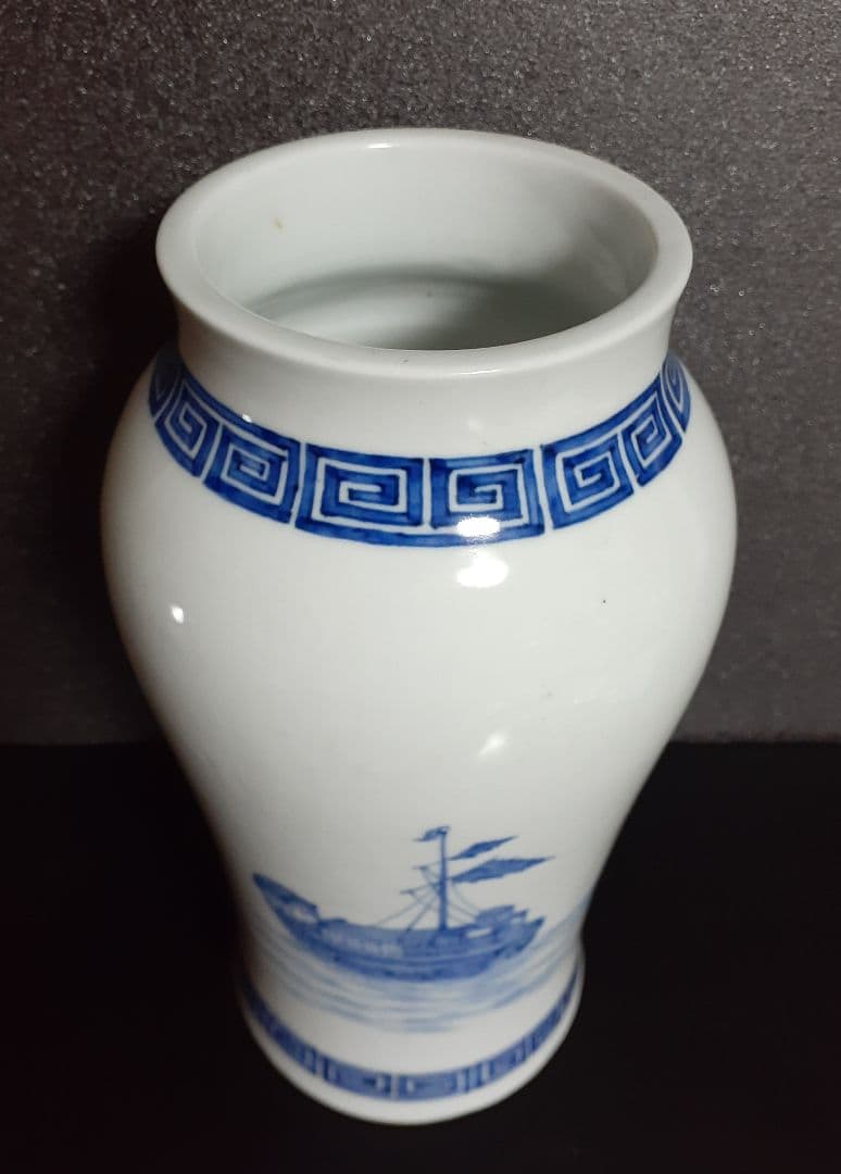 【名品】江戸時代後期～明治時代初期　古伊万里　南蛮船の図　雷文様　花入れ　装飾品