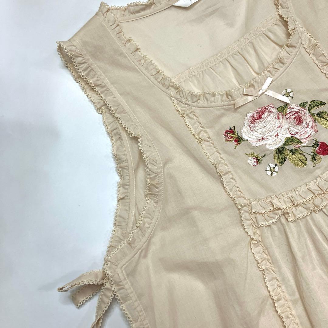 ふ*あ様 【美品】ピンクハウス 生成 バラ刺繍使い 綿ローンタブリエ/2023年