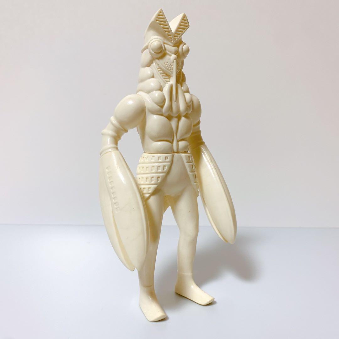 【激レア】バルタン星人（ホワイト成型）｜旧ウルトラ怪獣シリーズ／001