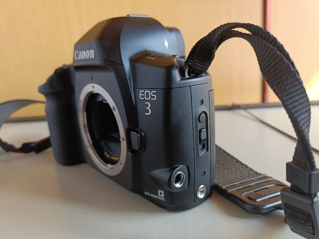 Canon EOS 3 フィルムカメラ
