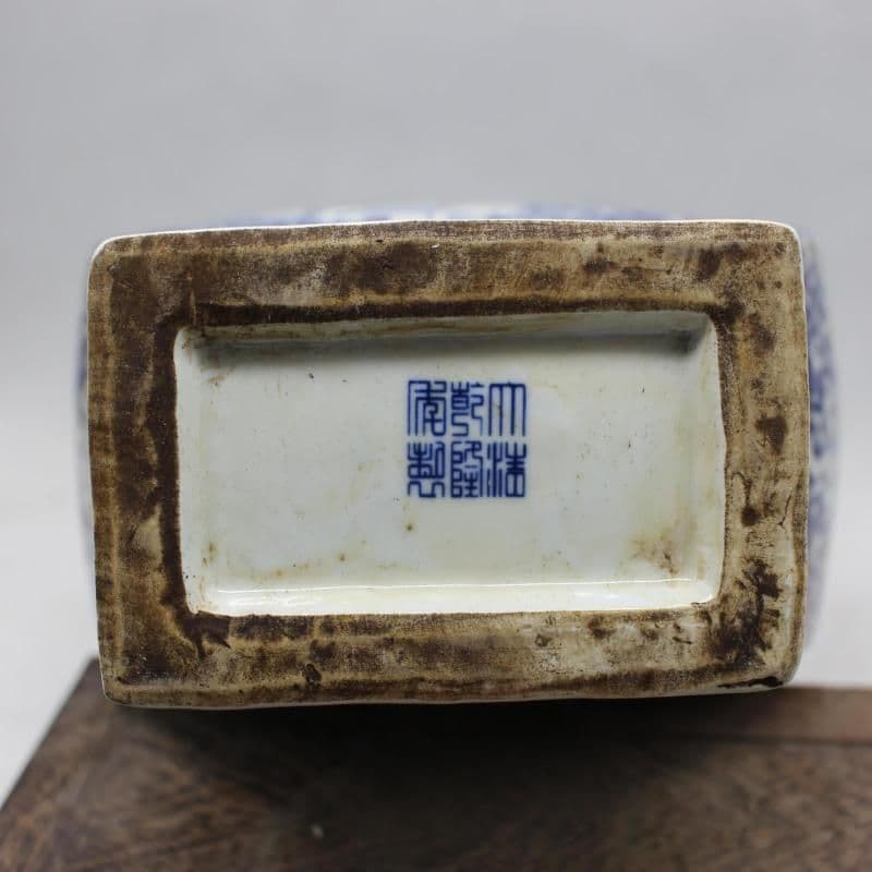 清乾隆青花纏枝松竹梅竜耳四方瓶 景徳鎮 陶磁器 装飾品 現代工芸品 美術品 置物