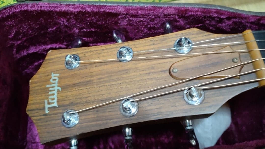 97年製 Taylor 710 セミヴィンテージ Fishmanピエゾ