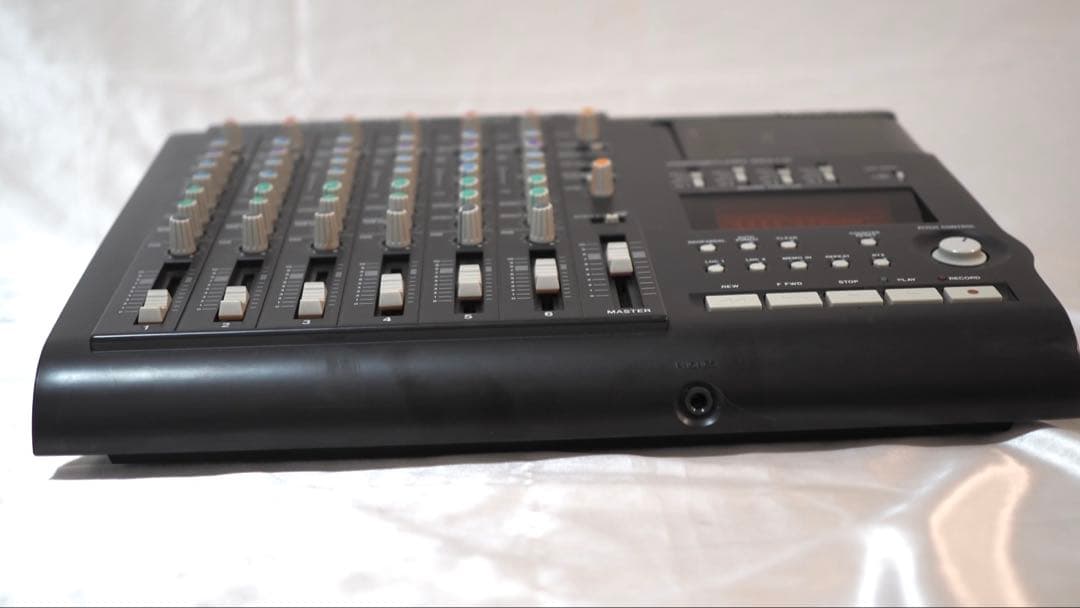 TASCAM 424 MKIII マルチトラックレコーダー