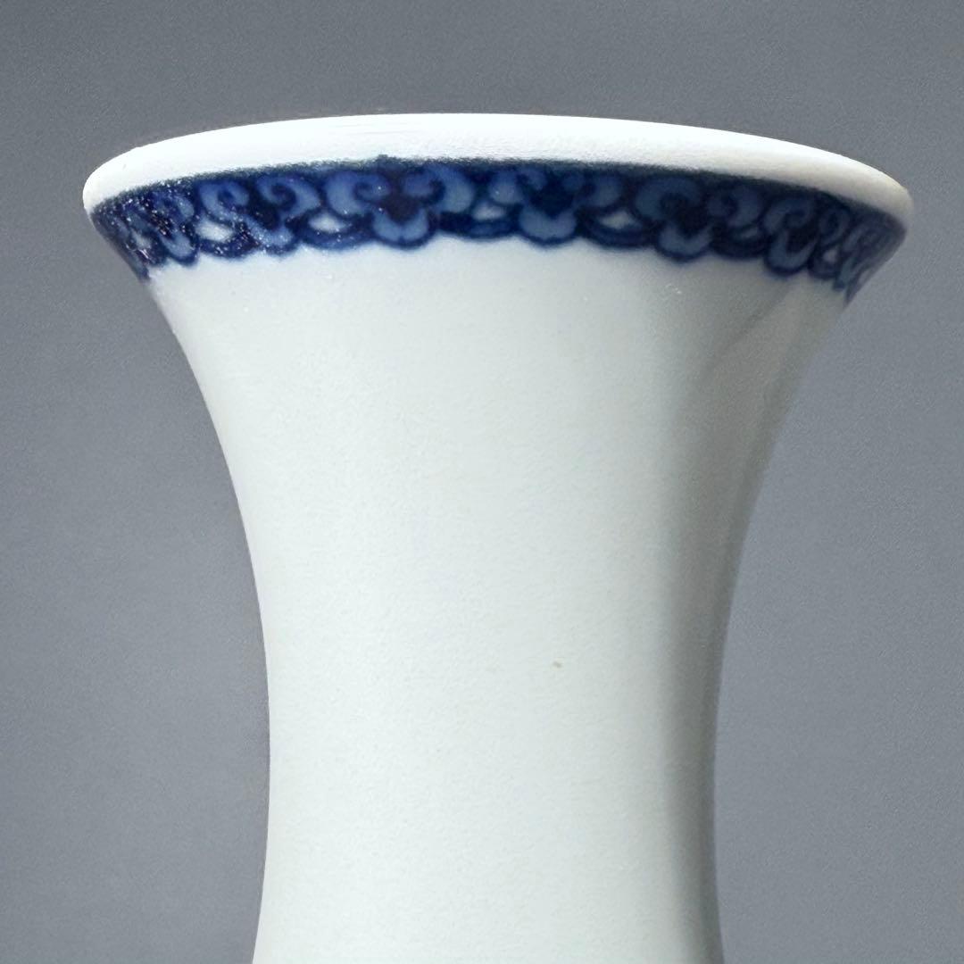 人間国宝　十三代今泉今右衛門　本人作　色絵緑地草花文様更紗文花瓶　仕立て箱付