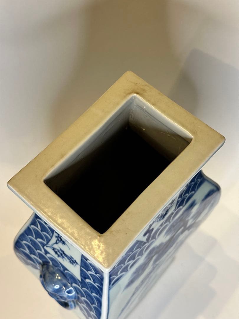 清時代 中国大清康熙年製 四方青花染付 双獅子耳花瓶 人物風景詩文 骨董品