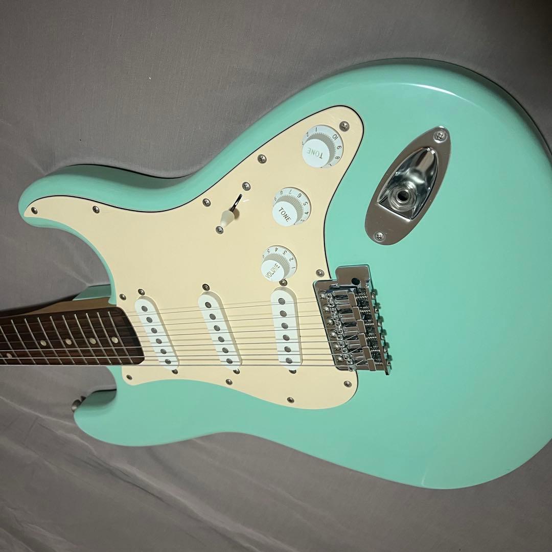 美品 Squier Affinity Stratocaster エレキギター