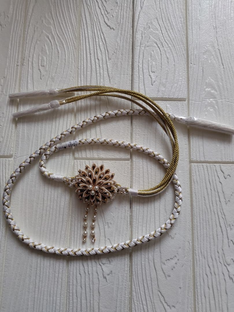 帯揚げ　帯締め　重ね襟　振袖用　成人式　総絞り　オフホワイト系　頭金　パール