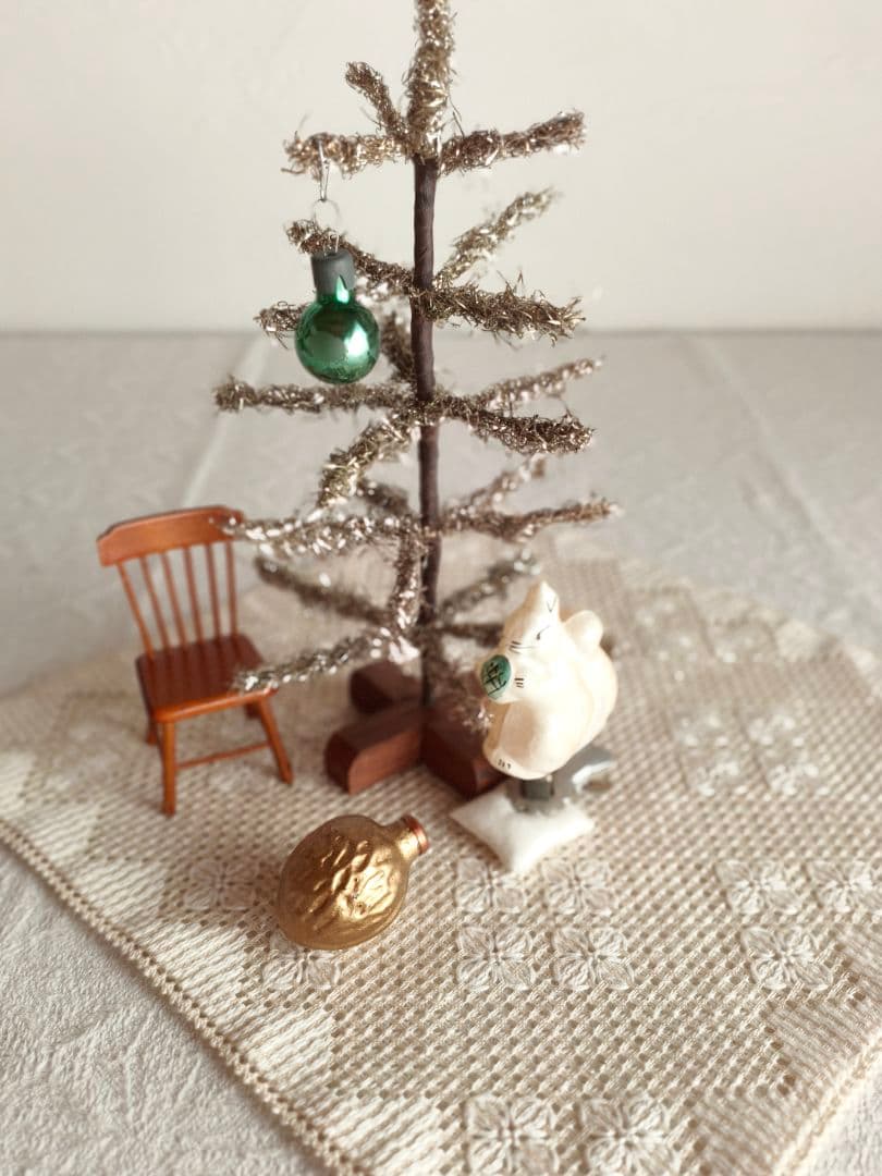 【たし1012さま】vintage ❀ マットゴールドの クルミオーナメント