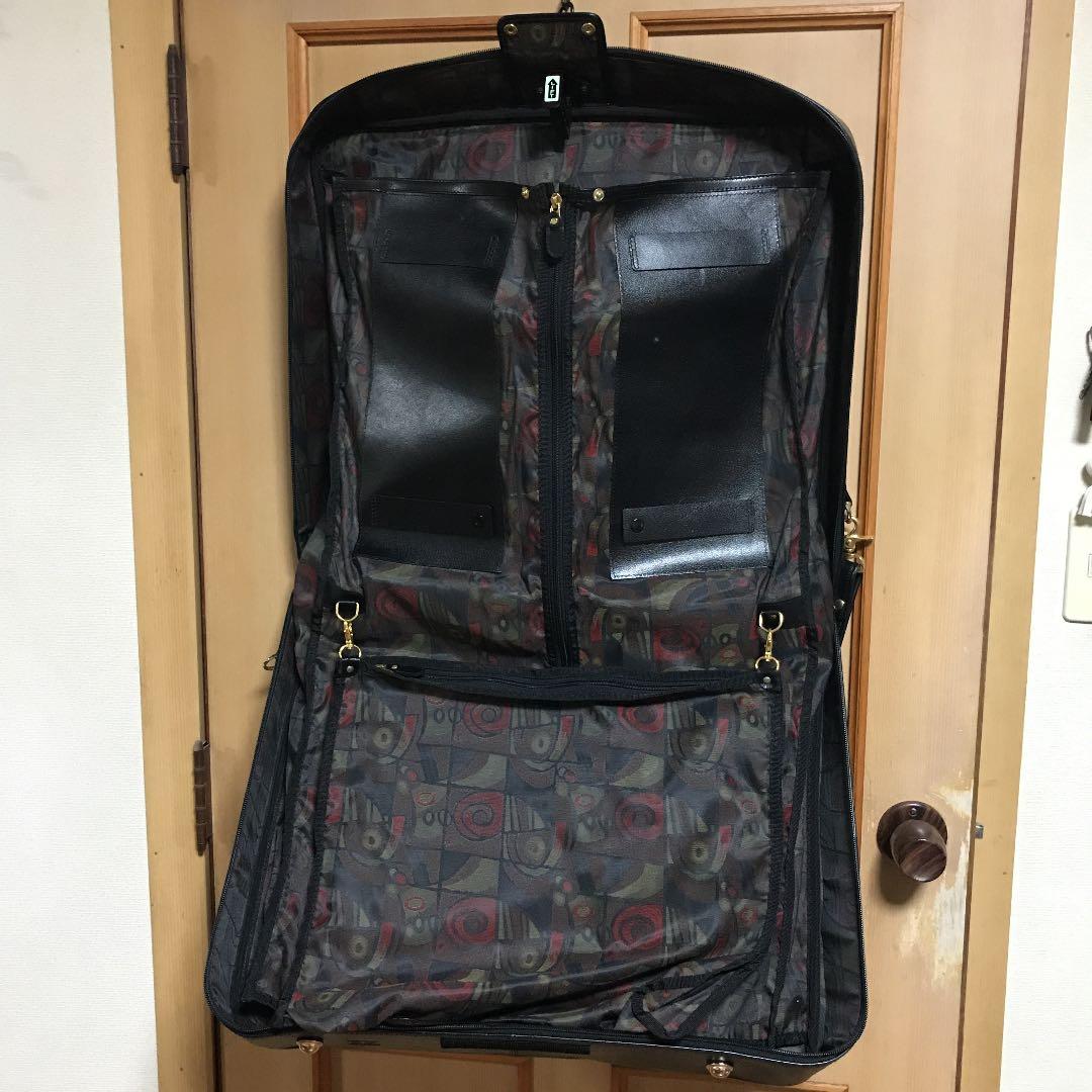 OFOFドイツ マドラー社のレザーガーメントバッグ