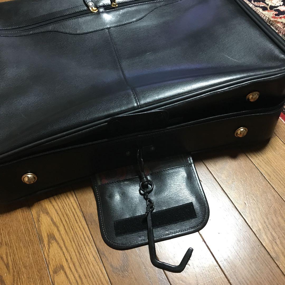 OFOFドイツ マドラー社のレザーガーメントバッグ