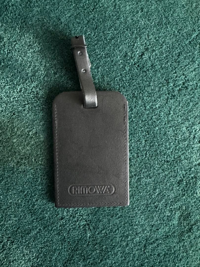 RIMOWA エッセンシャル スリーブ コンパクト 4輪 マットブラック 黒