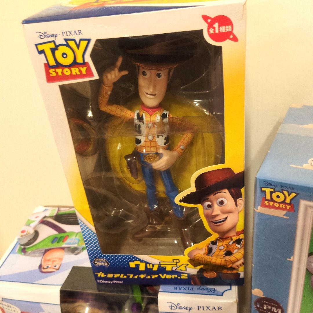 ディズニー　PIXAR　ピクサー　トイストーリー　ウッディ　バズ　フィギュア