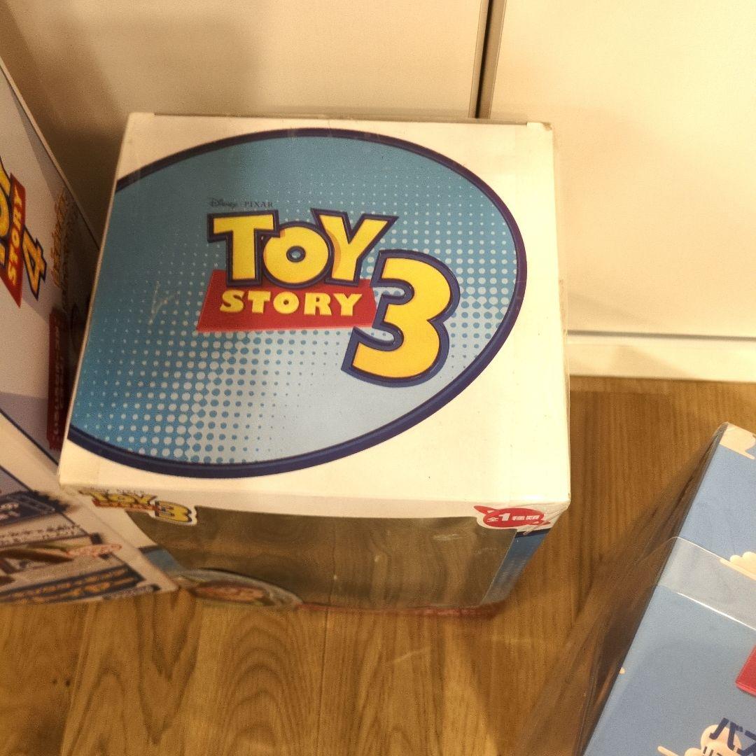 ディズニー　PIXAR　ピクサー　トイストーリー　ウッディ　バズ　フィギュア