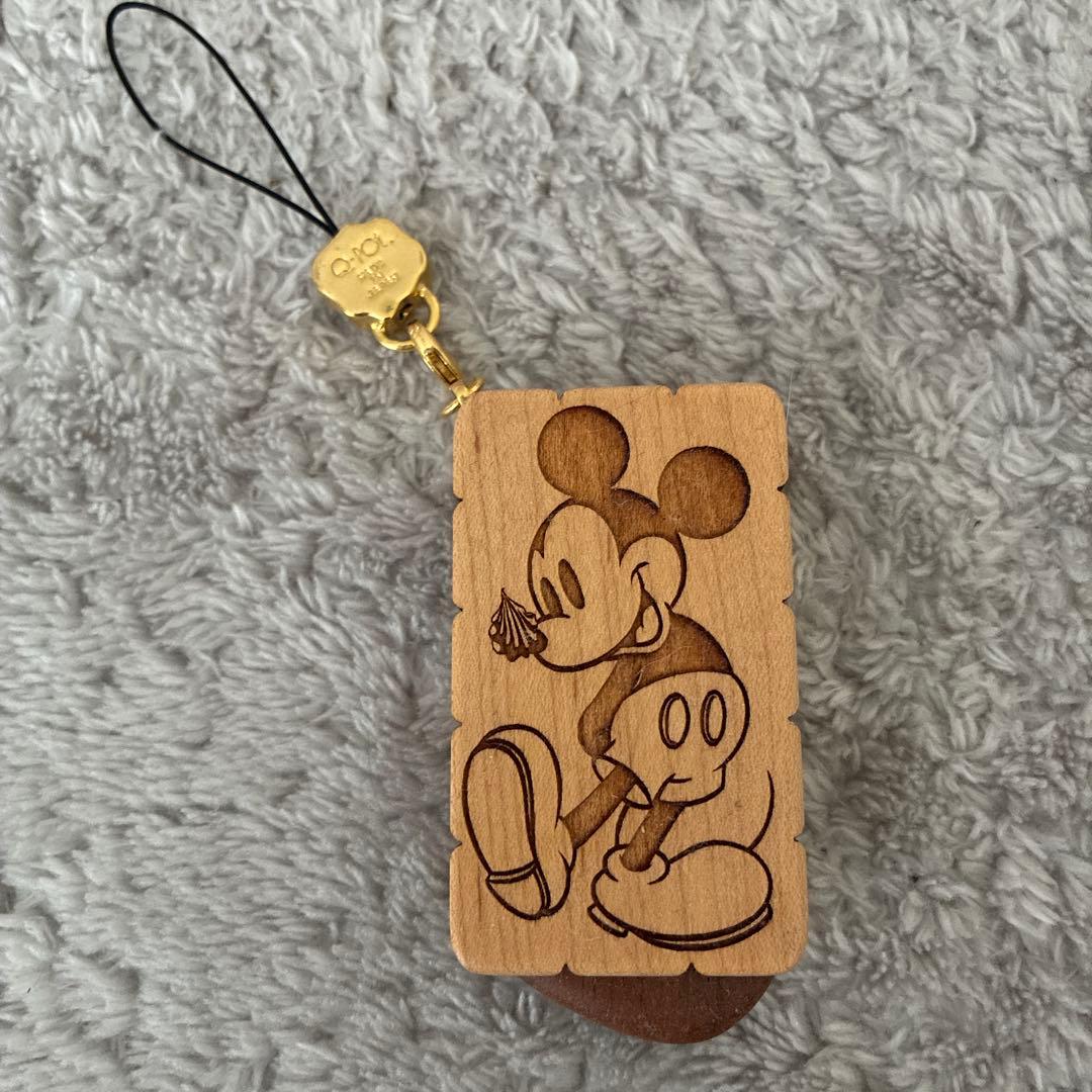Disney Q-pot. ミッキーマウス ストラップ