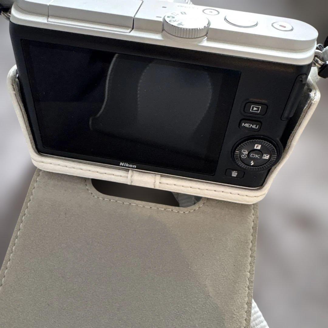 Nikon 1 J3 ミラーレスカメラ 本体