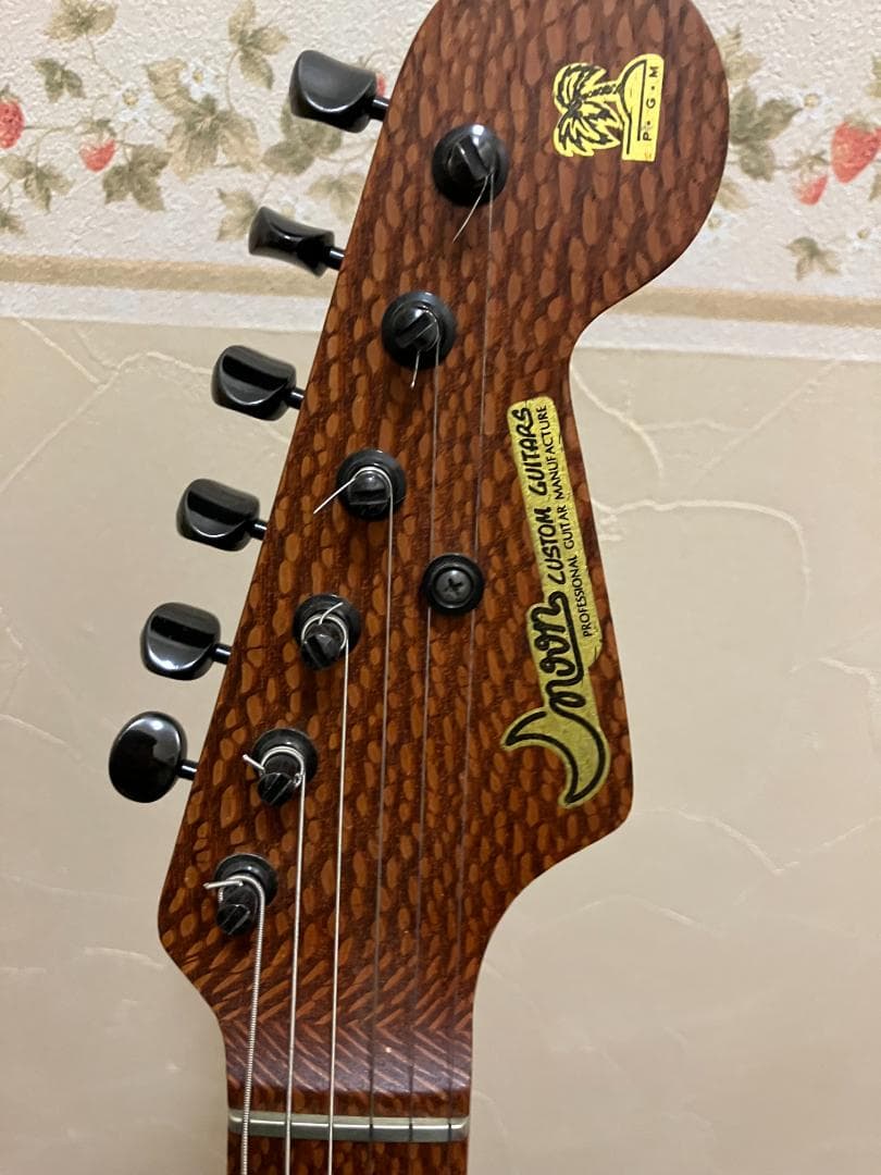 Moonストラトタイプ パーフェロウ　バルトリーニ