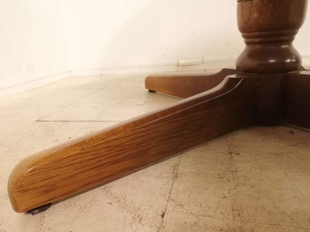 IDC大塚 飛騨産業 キツツキマーク ヴィンテージ ラウンド型ダイニングテーブル