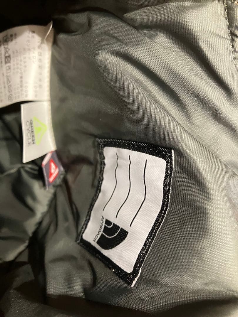 ノースフェイスベビー用スキーオーバーオール ベージュと黒90cm