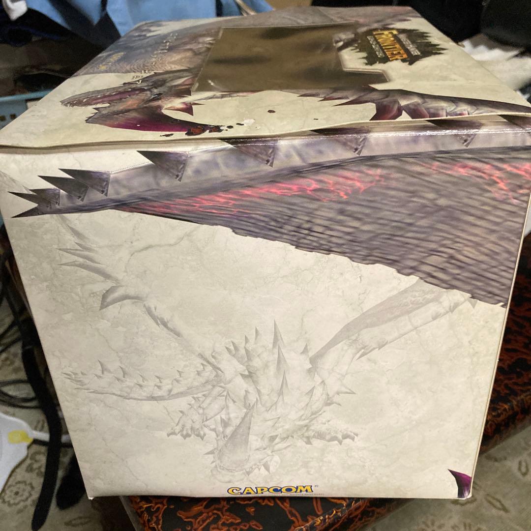 モンスターハンターフロンティア　 エスピナス希少種300体限定フィギュア当選品