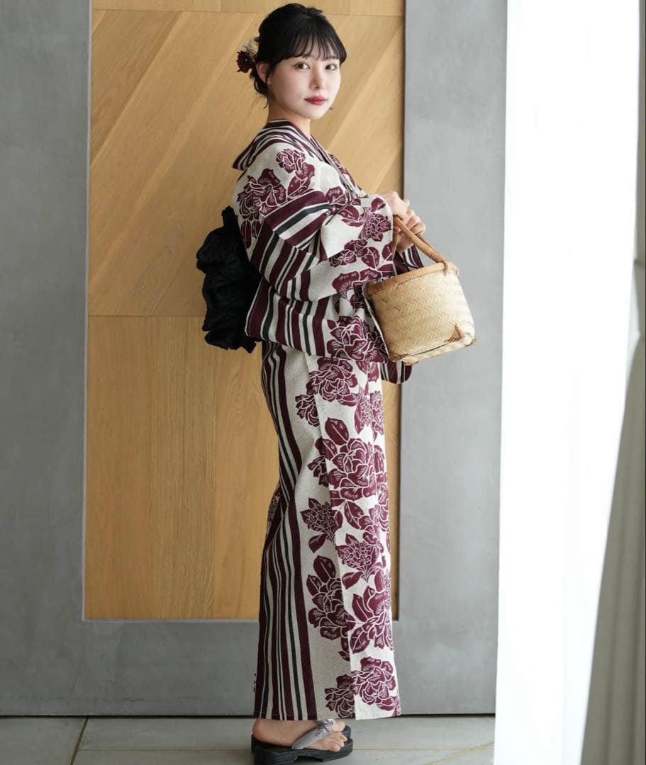 Utatane 浴衣3点セット 大正浪漫えんじ縞と牡丹の染分け