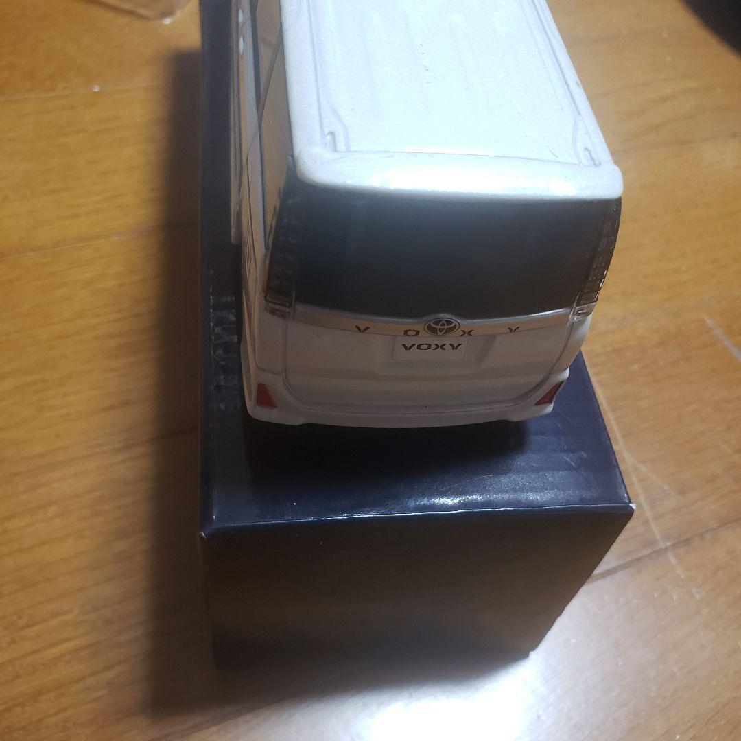 TOYOTA Voxy 80 サンプルカー
