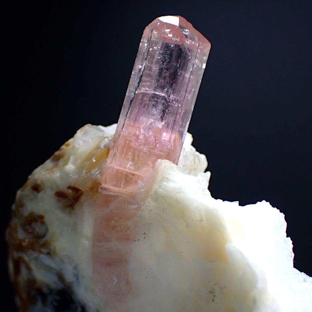 【パキスタン/カトラン産】ピンクインペリアルトパーズ