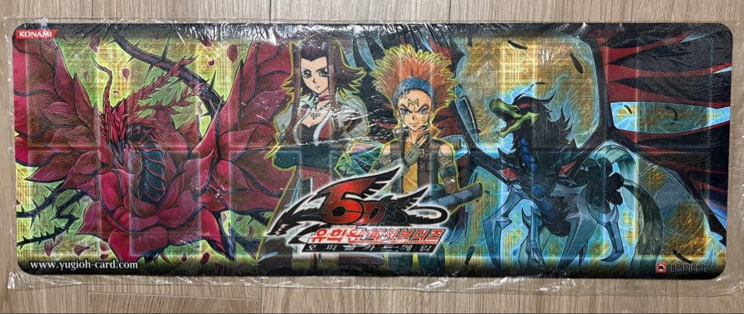 【遊戯王】プレイマット 韓国版 ハーフマット 十六夜 アキ クロウ