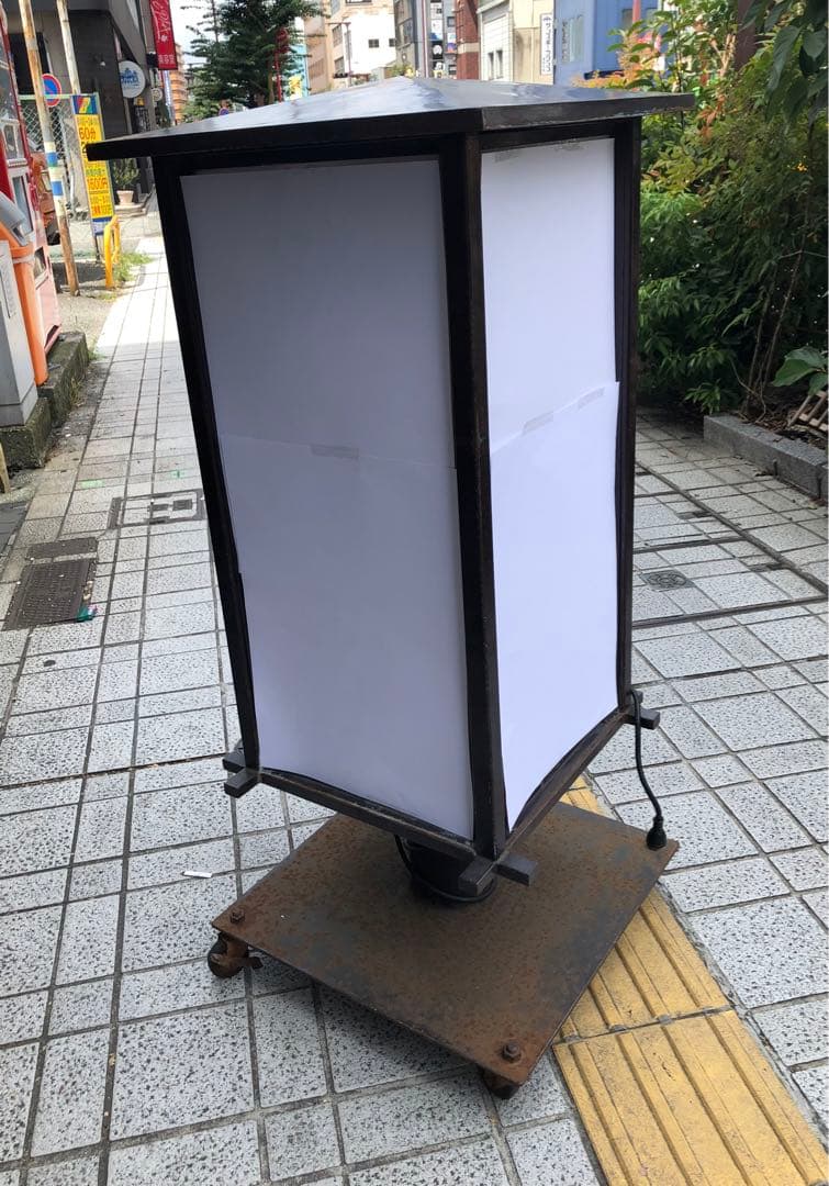 看板 希少　店舗用 店頭鉄製置物　業務用 電飾 4面スタンド キャスターつき