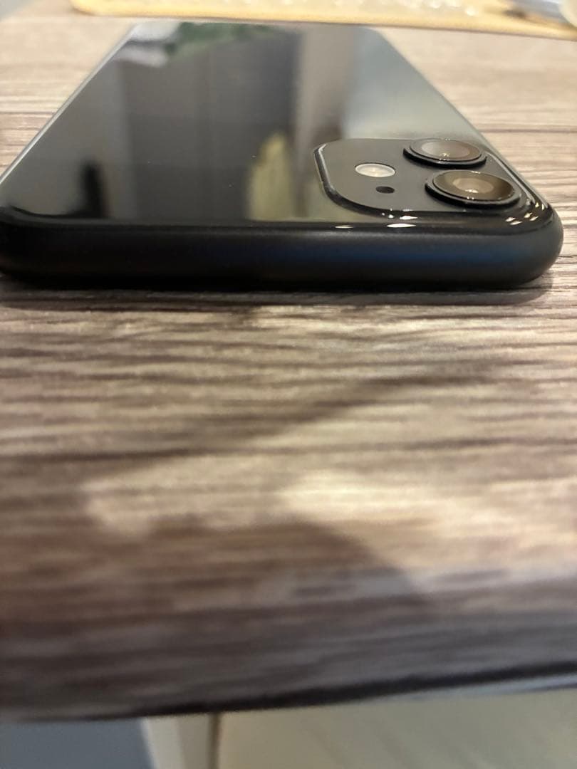 【値下げ】Apple iPhone 11 ブラック　本体（未使用ケーブル付）