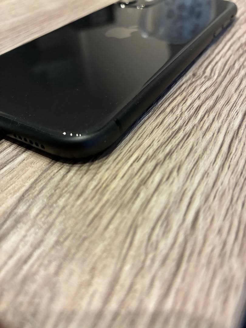 【値下げ】Apple iPhone 11 ブラック　本体（未使用ケーブル付）