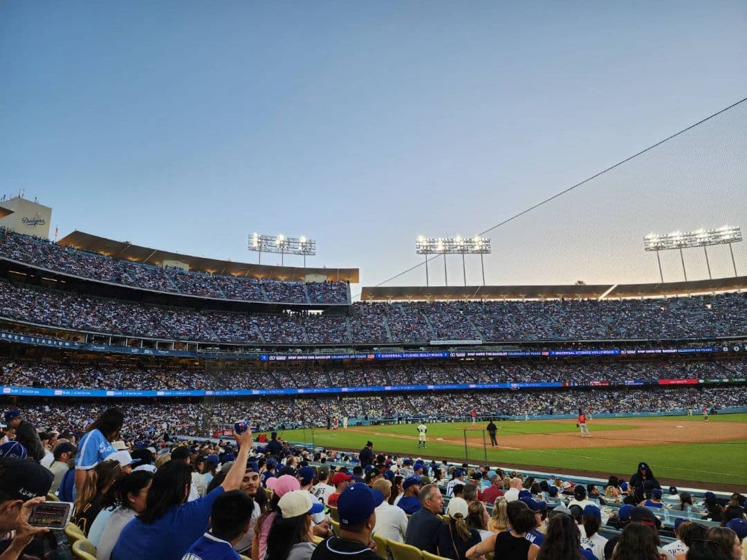 兎田ぺこら ホロライブ ドジャースコラボ 会場限定販売 Tシャツ