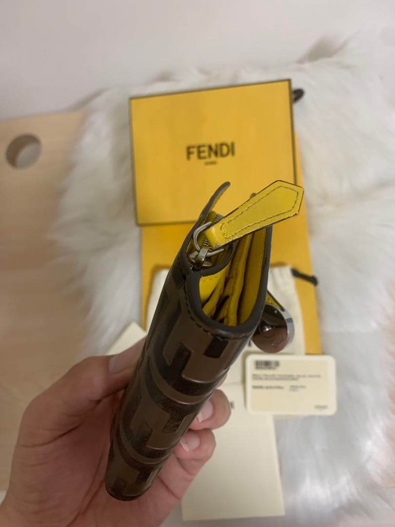 美品！FENDI 折財布