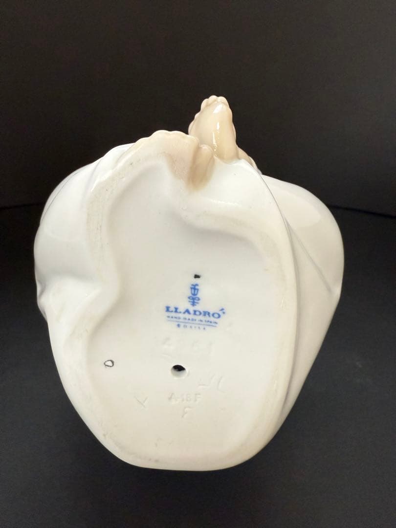 リヤドロ 美品　天使の考えごと　送料込み